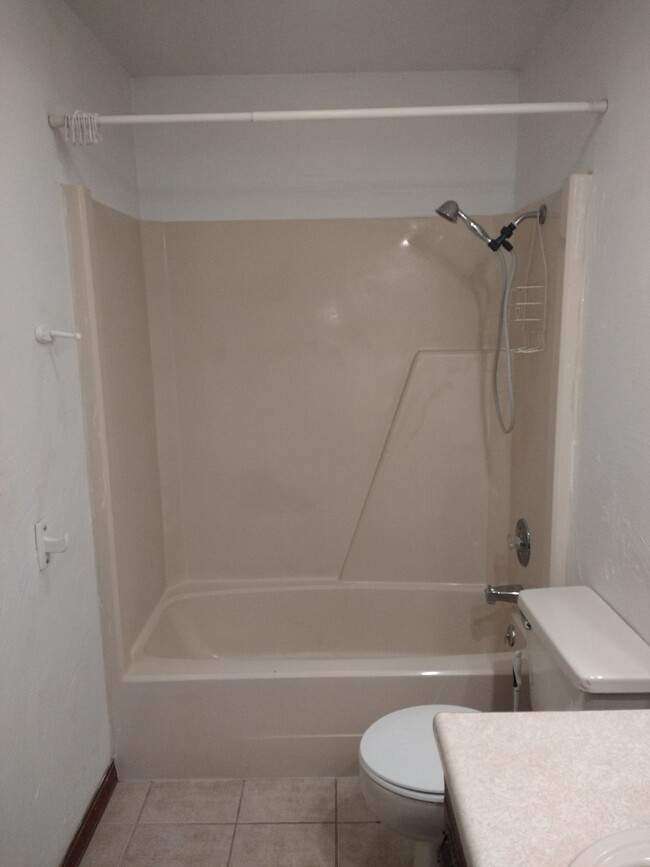 Clean Bathroom - Whetstone Creek Apartments