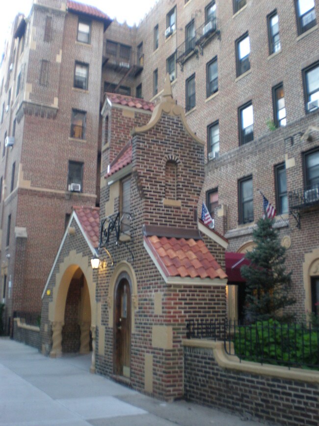 Building Photo - 3721 80th St