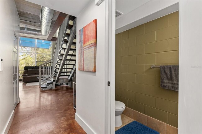 Building Photo - 2515 SW 35th Pl