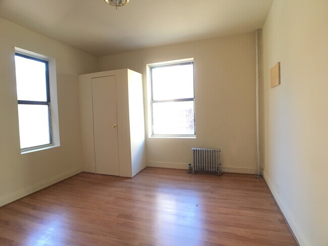 Foto del edificio - 281 Wadsworth Ave