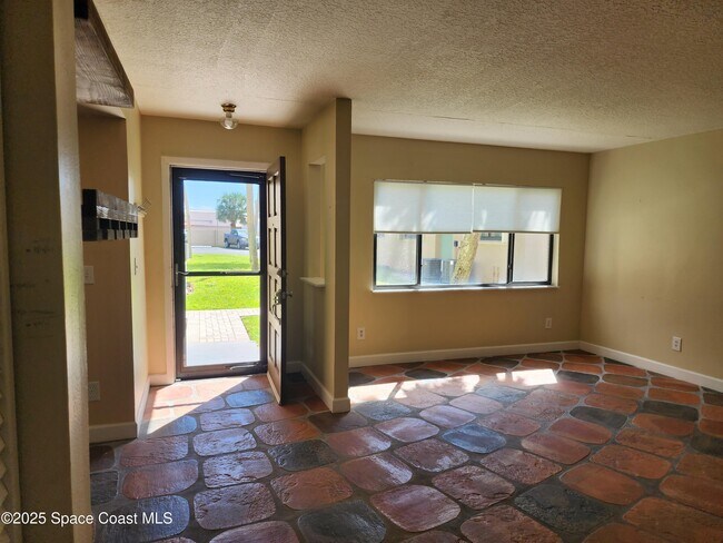 Foto del edificio - 1145 N Shannon Ave