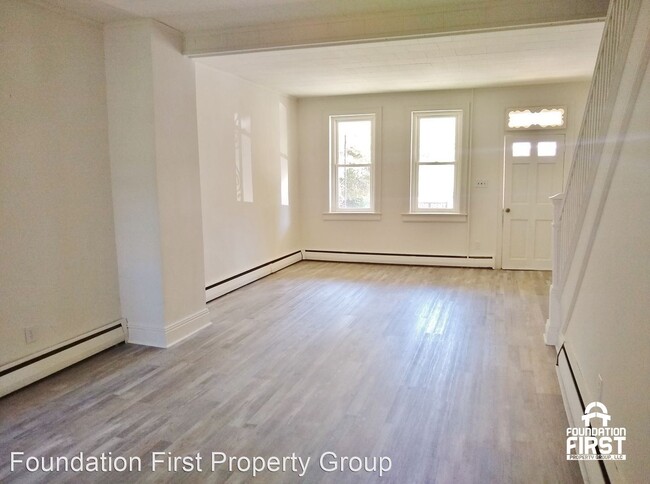 Building Photo - 3 br, 1 bath House - 138 N Water Street