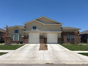 Building Photo - 5005 White Rose Dr