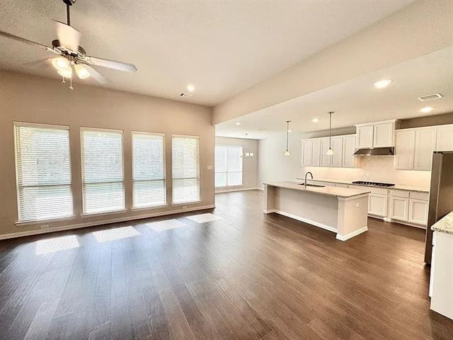 Building Photo - 809 Uplands Dr