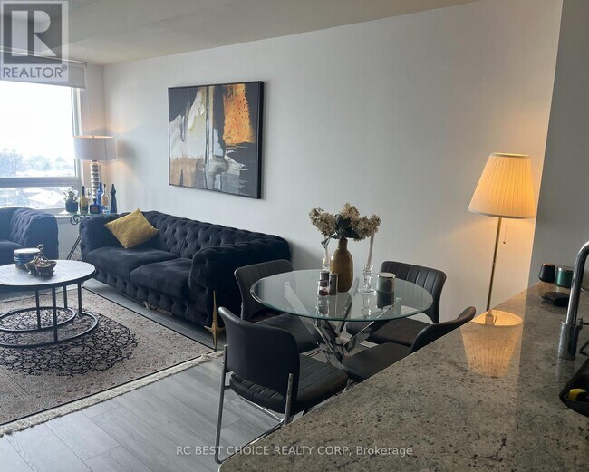 Photo du bâtiment - 520 Steeles Ave W