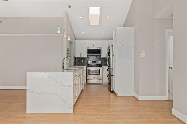 Foto del edificio - 253 Teakwood Ln