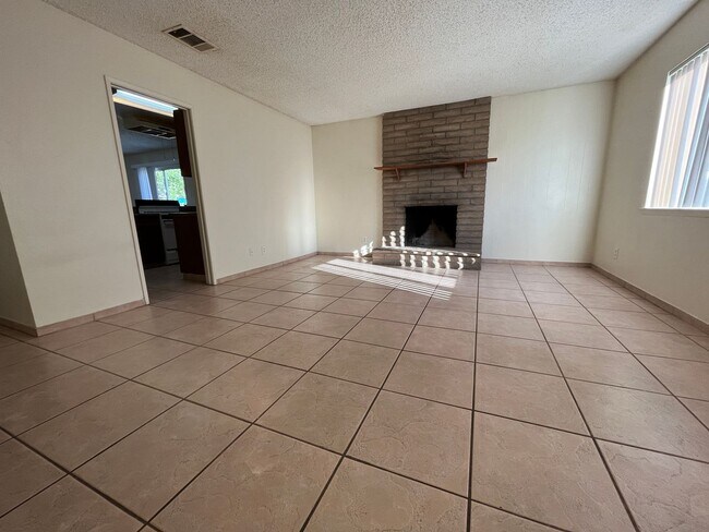 Foto del edificio - Cozy 3 bed, 2 bath, 1 story home1