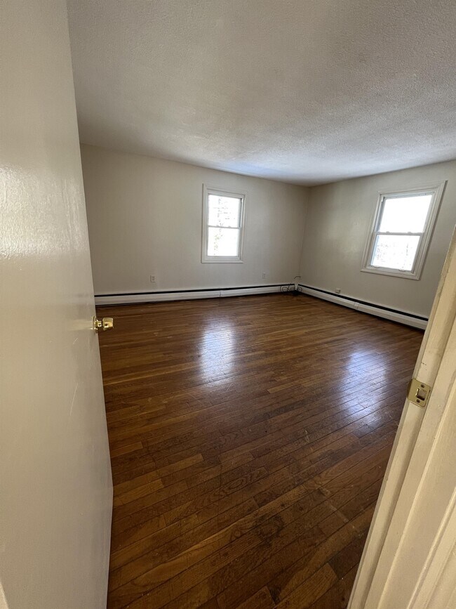 Foto del edificio - 48 Smith Corner Rd