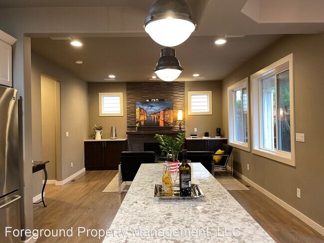 Building Photo - 4 br, 2.5 bath House - 13108 25th Dr SE