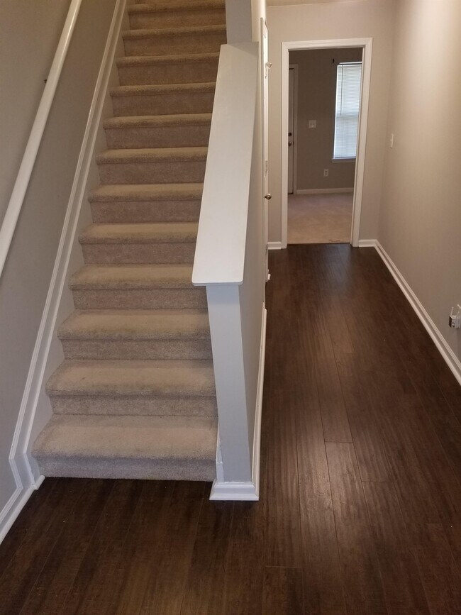 Foto del edificio - 6750 Blackstone Pl