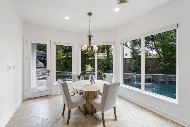 Building Photo - 910 Peachwood Bend Dr