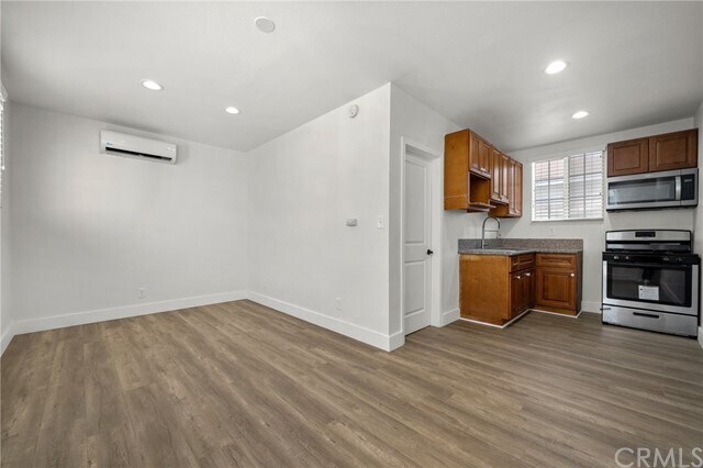 Foto del edificio - 466 Margaret Ave