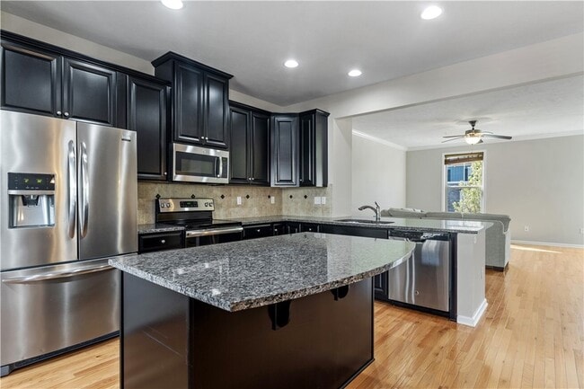 Photo - 410 Fairmont Dr Townhome