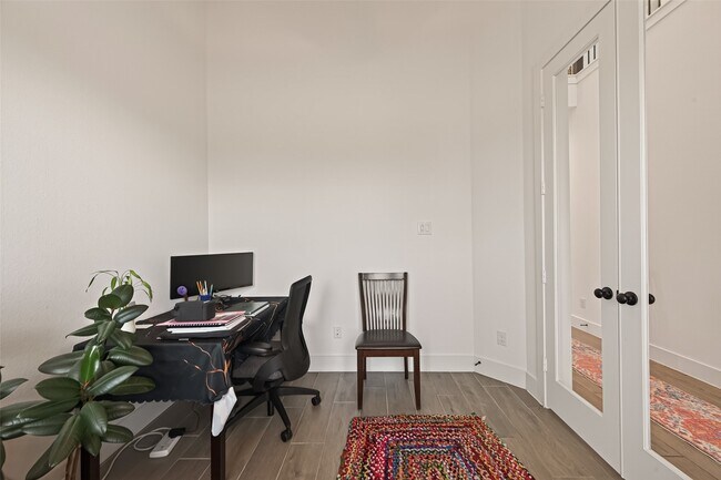 Building Photo - 10730 Hidden Rock Dr