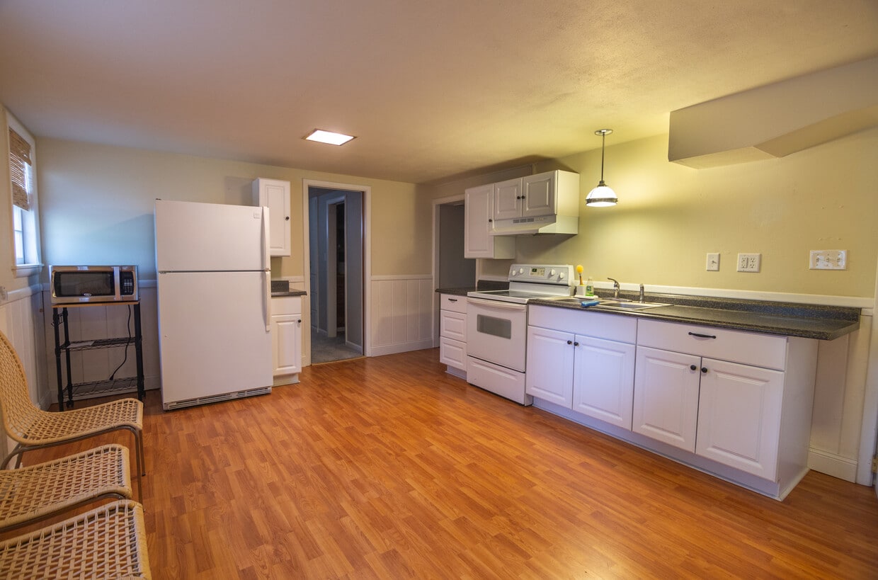 Primary Photo - 1012 Avenue C