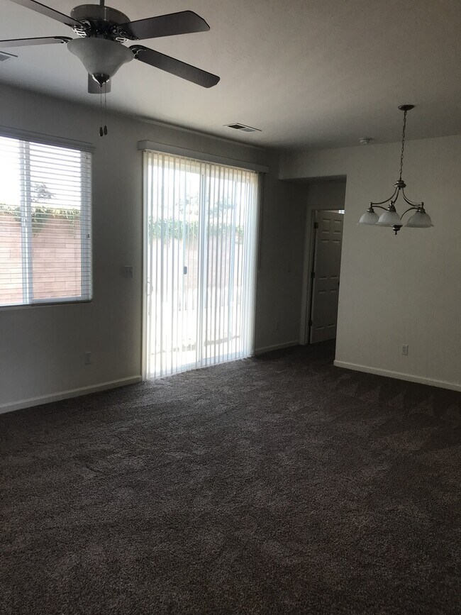 Foto del edificio - 3841 W Payson Ave