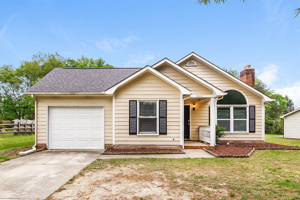 Foto principal - 1800 Hedgelawn Dr
