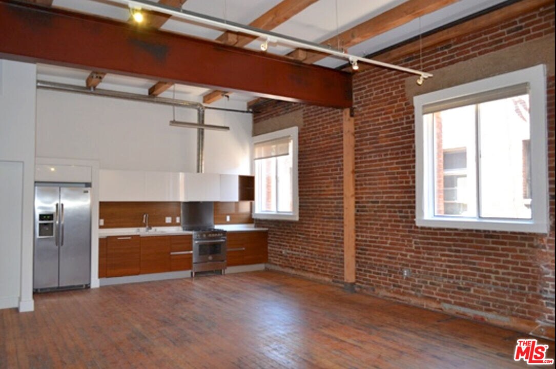 Foto principal - 712 S Santa Fe Ave