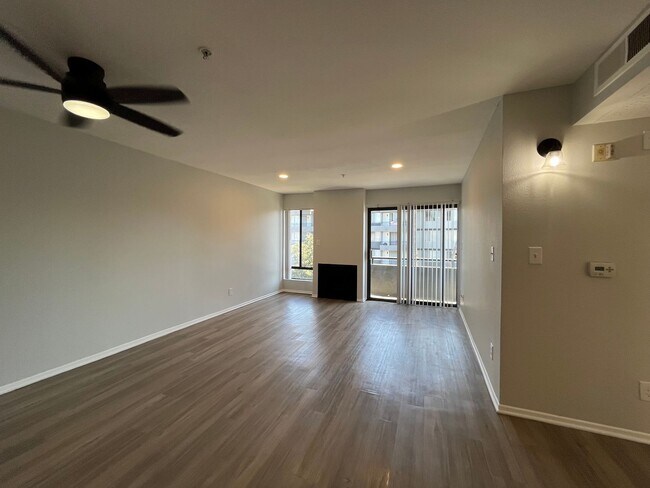 Interior Photo - 315 South Virgil Ave