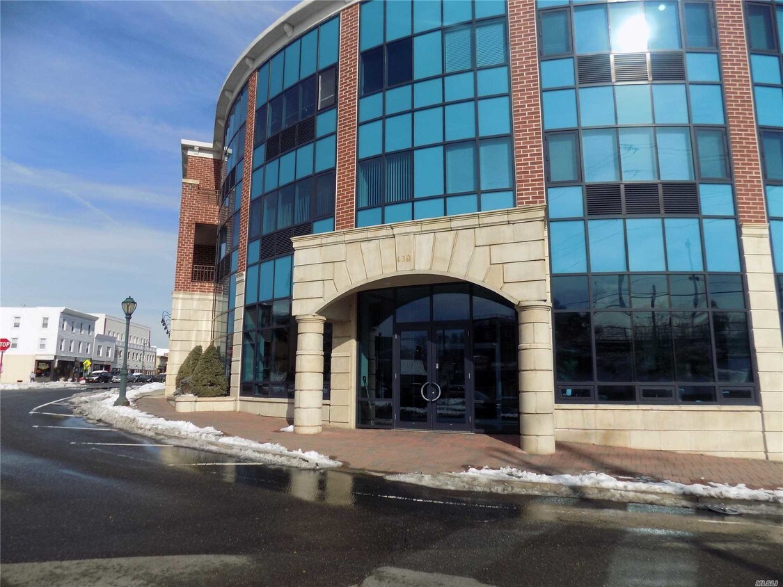 130 Post Ave Unit 306, Westbury, NY 11590 Apartment for Rent in