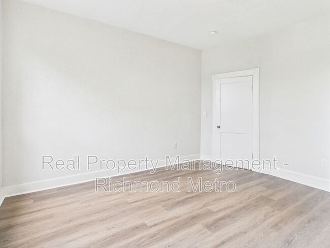 Building Photo - 3314 3rd Ave