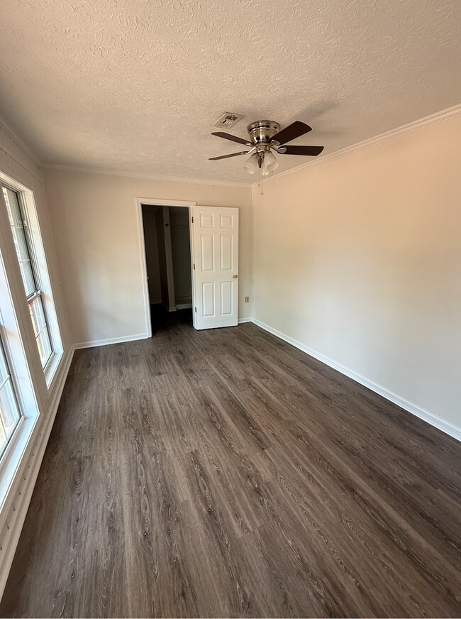 Building Photo - Spacious 3 Bedroom Home with 3 Full Baths – Move-In Ready!