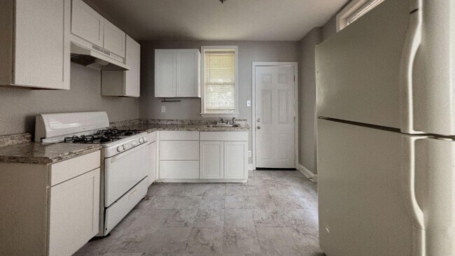 Foto del edificio - Adorable Refreshed 3 Bedroom Home w/ Washer & Dryer | SOUTHWEST