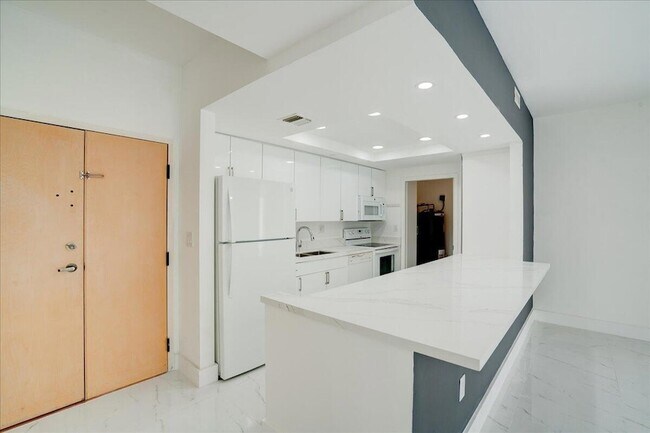 Foto del edificio - 9805 NW 52nd St