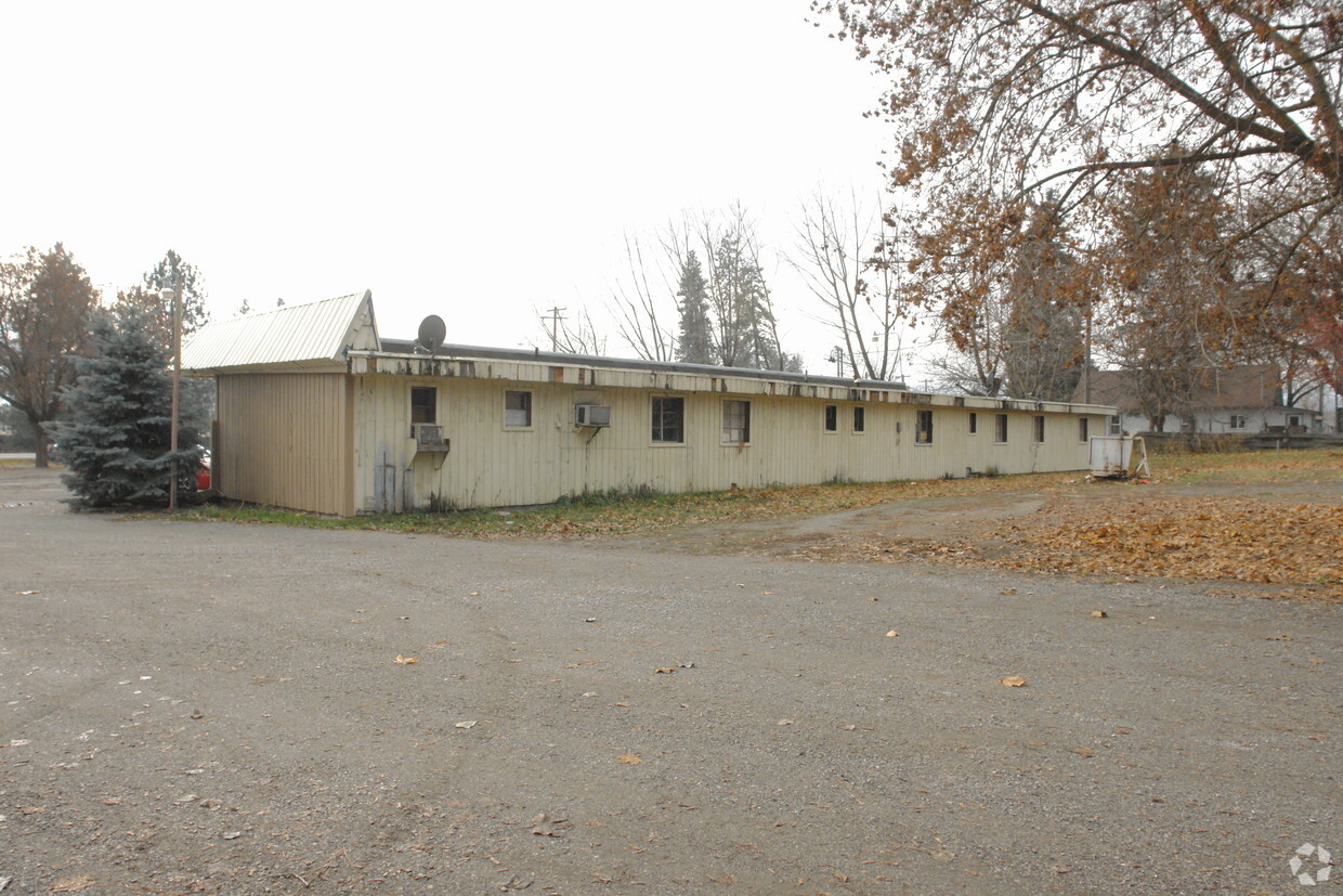 Building Photo - 455 E 3rd Ave