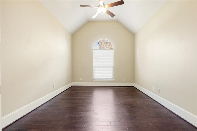 Building Photo - 20111 Redondo Valley Dr