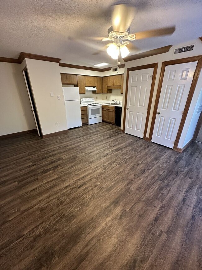 Foto del edificio - 1 Bedroom 1 Bathroom Condo!