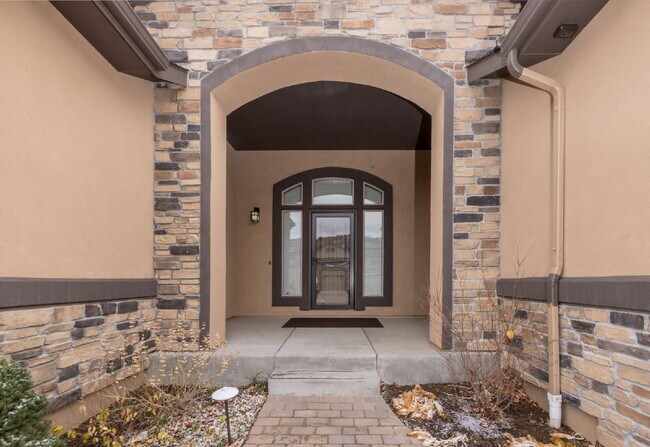 Foto del edificio - "Stunning 3-Bedroom with Dedicated Office ...