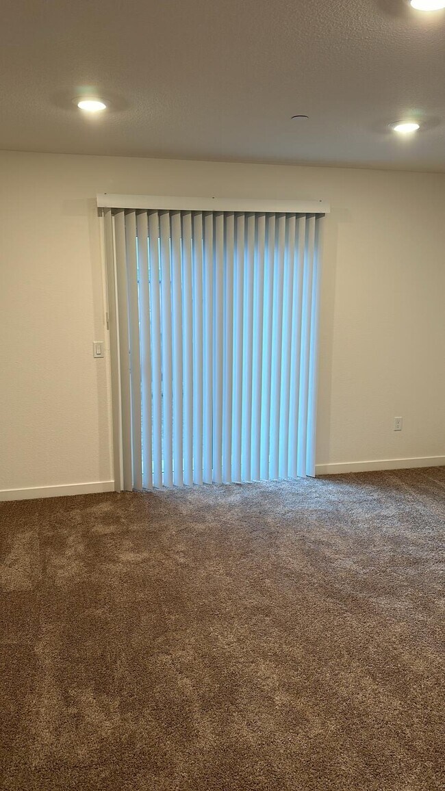 Foto del edificio - 782 Dean Court, Merced Available Now!