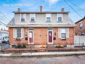 Building Photo - 504 S Lazelle St