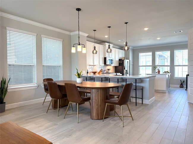 Foto del edificio - 5614 Green Rise Ln