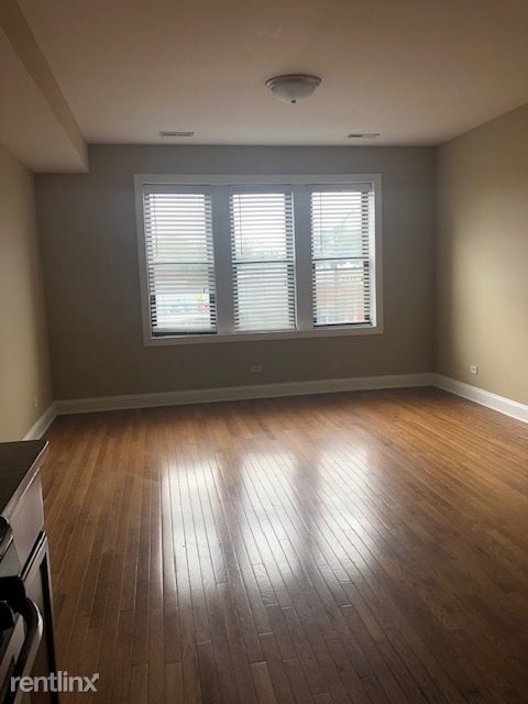 Foto del edificio - 2977 N Elston Ave