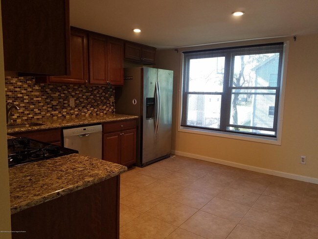 Foto del edificio - 5 Beachway Ave