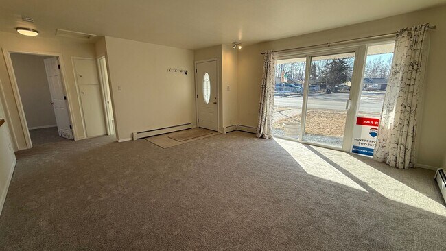 Foto del edificio - 2 Bedroom w/Garage in AIRPORT HEIGHTS! All utilities Included!