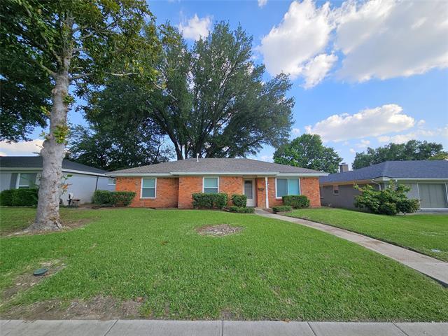 Building Photo - 1400 Oakhill Dr