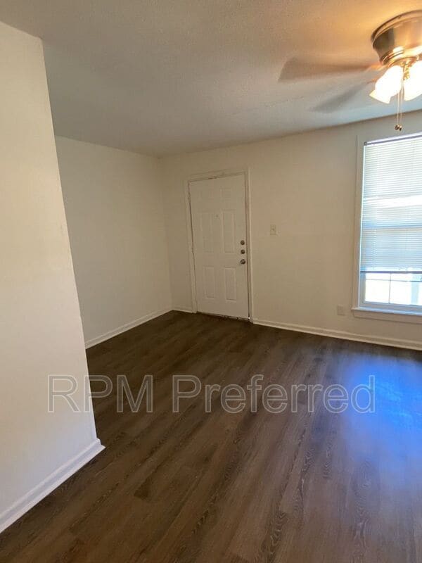 Building Photo - 5523 Avenue O 1/2