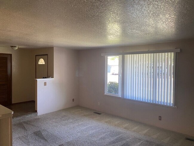 Building Photo - 680 Malabar St