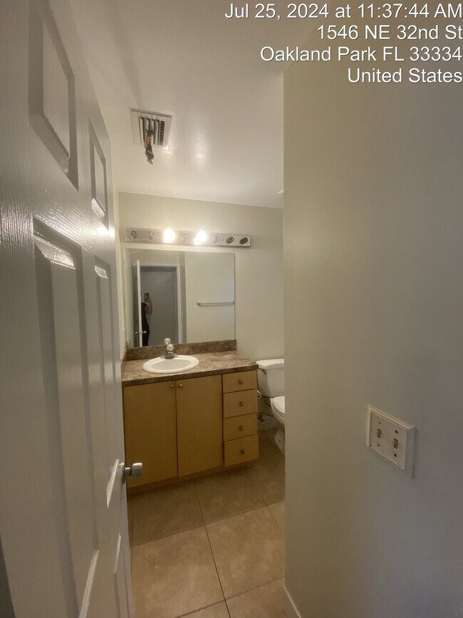 Foto del edificio - 1546 NE 32nd St