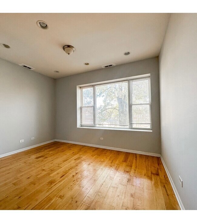 Foto del edificio - 3811 W Hirsch St