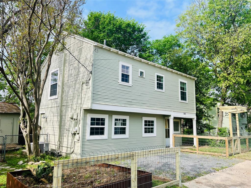 Foto principal - 1005 Ellingson Ln