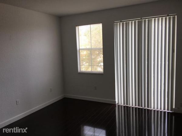 Building Photo - 2130 Shoma Dr