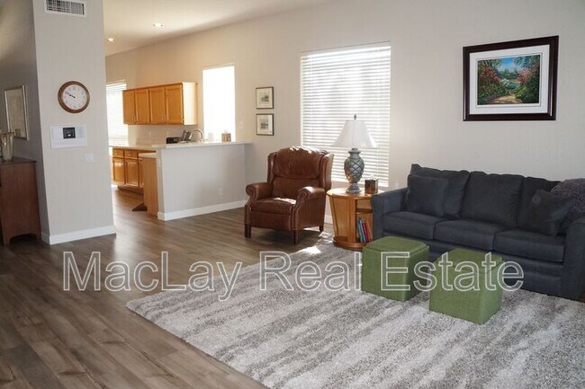 Building Photo - 9753 E Holiday Way