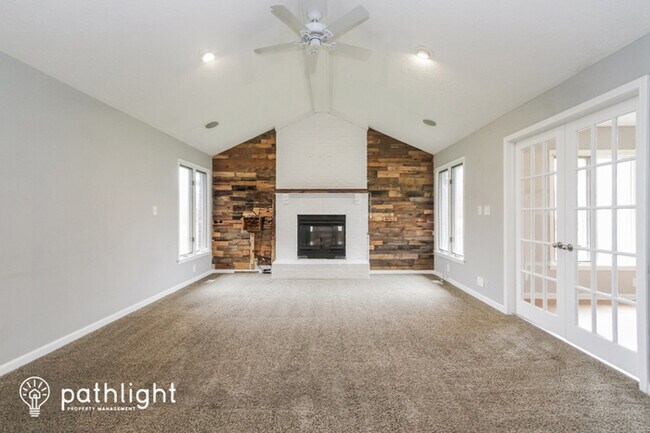 Foto del edificio - 12328 Huntington Dr, Indianapolis, IN, 46229