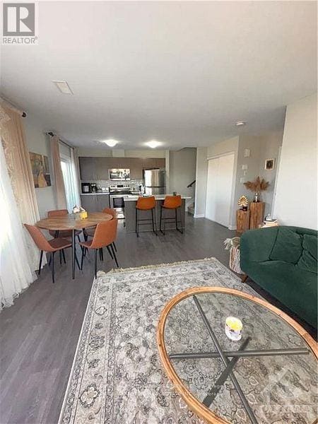 Building Photo - 704 Amberwing Private