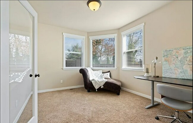 Building Photo - 1621 Bellerive Way SE