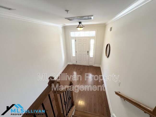 Foto del edificio - 308 Rose Walk Ln